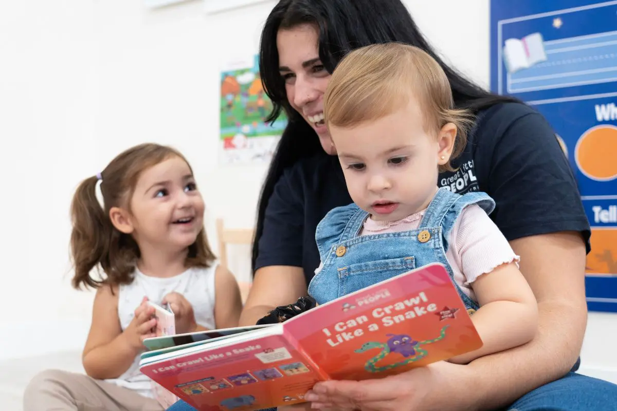 Profesores bilingües en academia Newlink